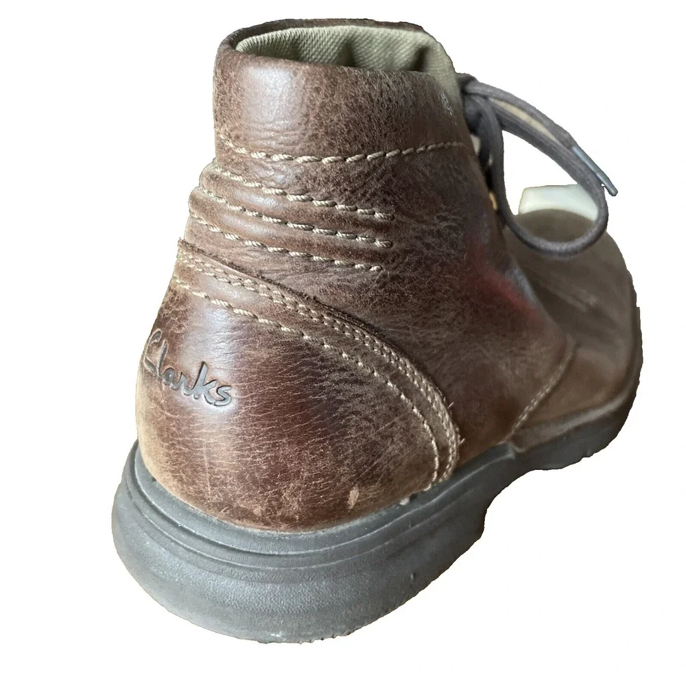 Clarks Chukka Boot Men's Size 8.5 Brown Leather‎ Distressed Lace Comfort Hiking